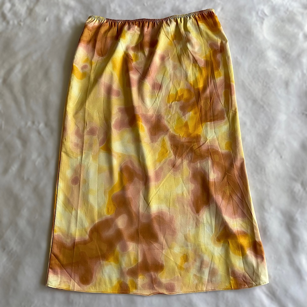 Marc New York Andrew Marc Satin Retro Print A-Line Maxi Skirt With Front Slit - Picture 4 of 10